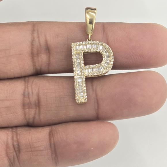 Real Diamond 10kt Gold Initial P Pendant
